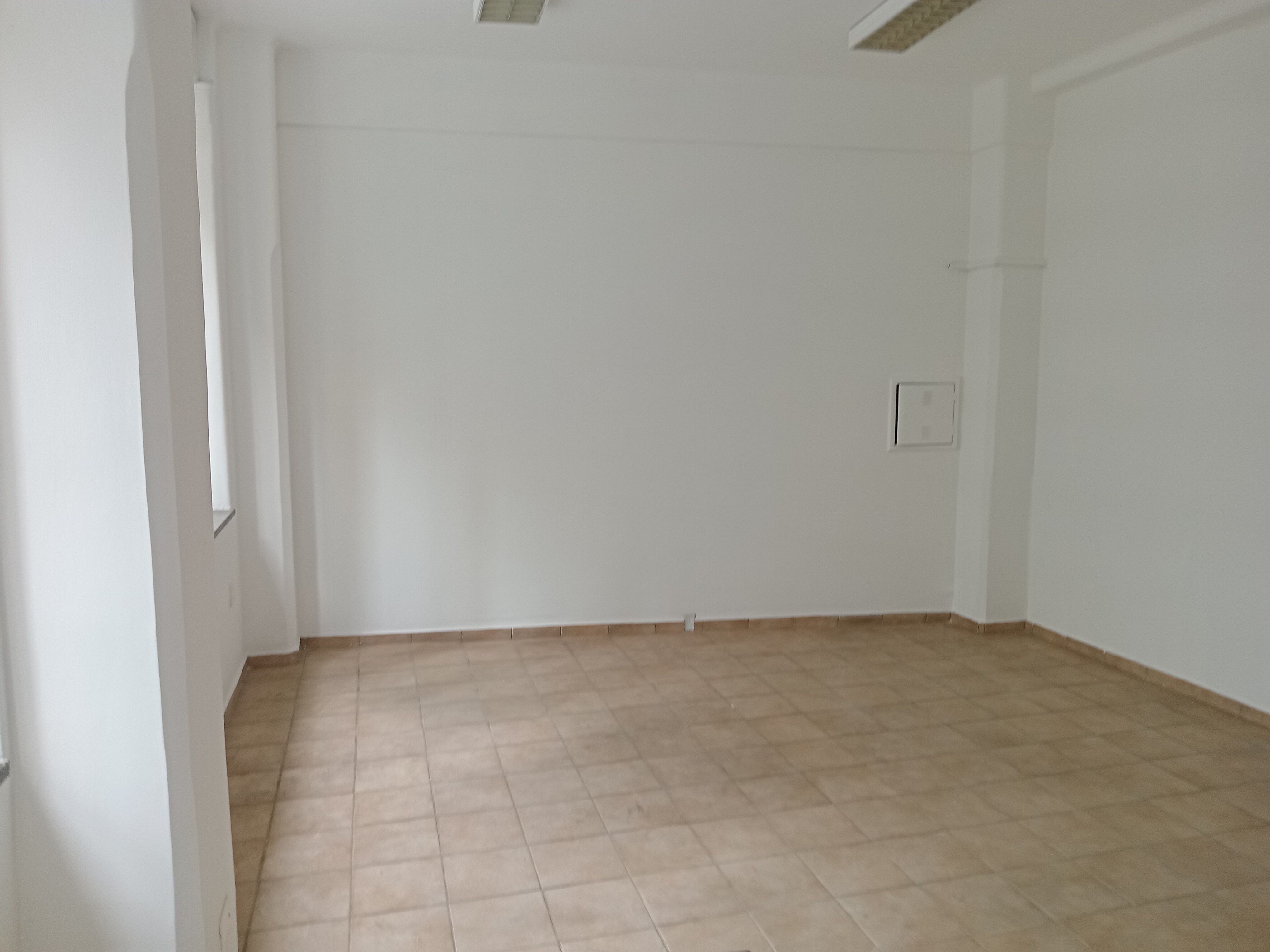 sala comercial proximo a 25 de marco e patio do colegio