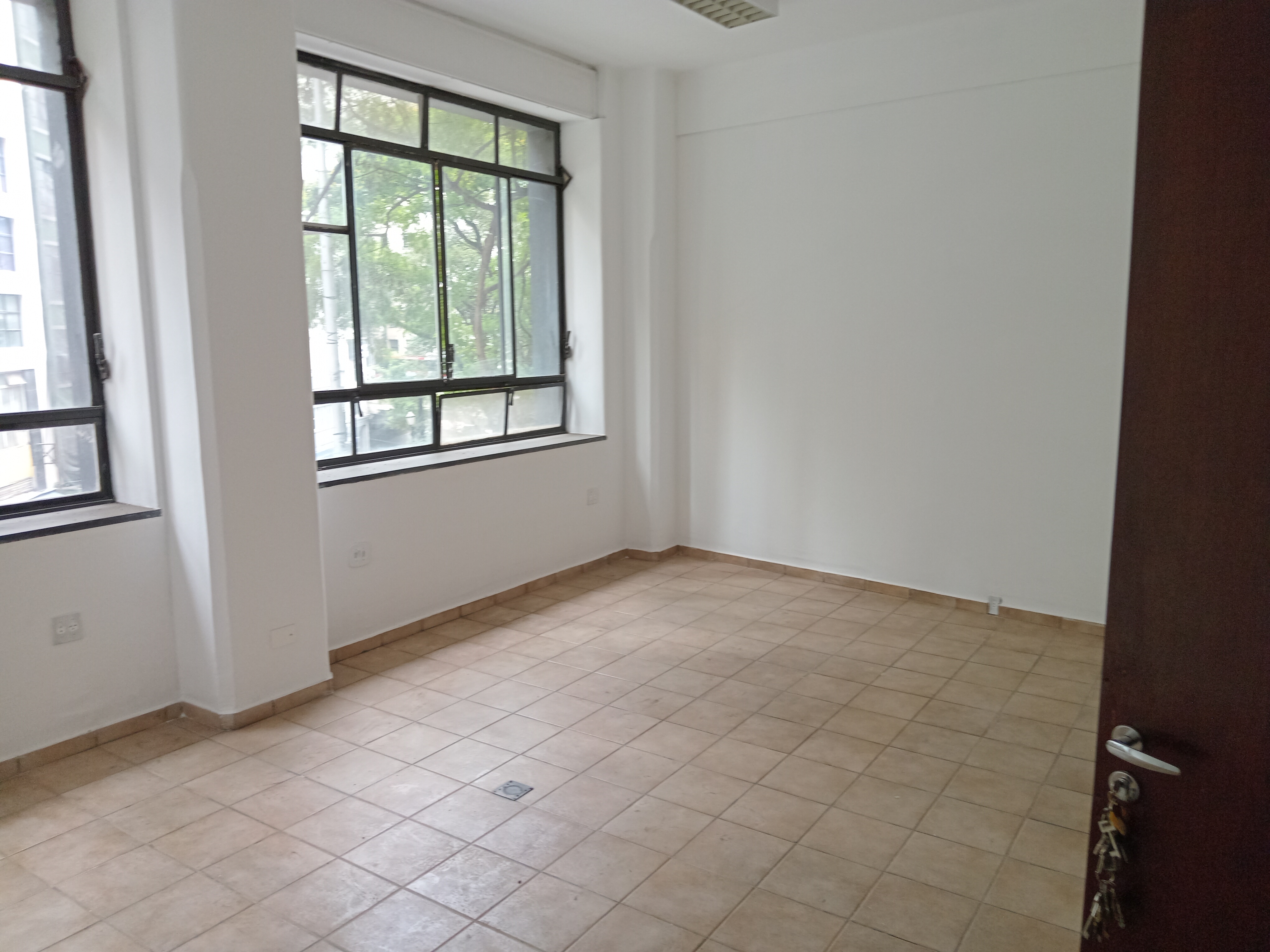 sala comercial proximo a 25 de marco e patio do colegio