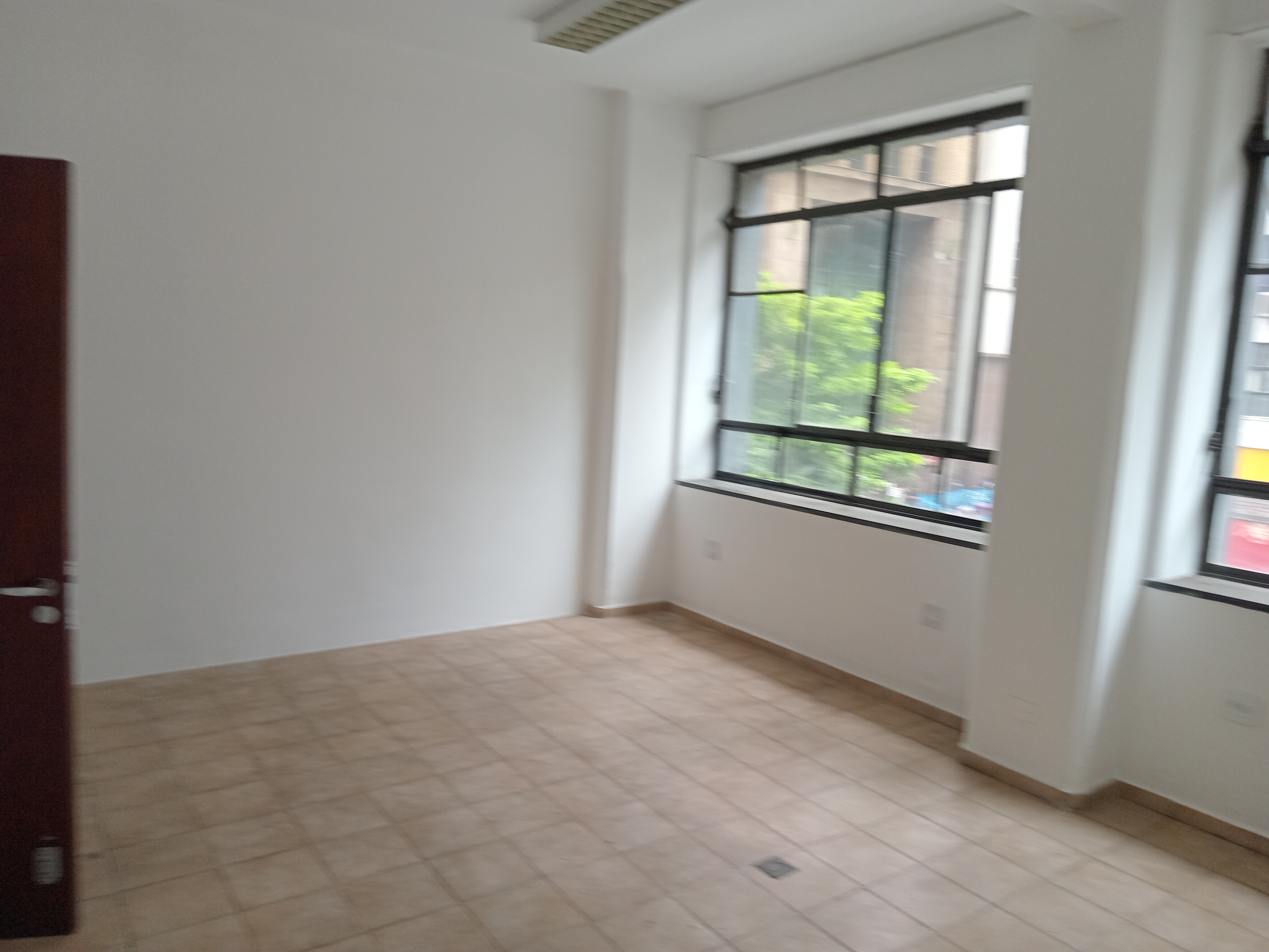 sala comercial proximo a 25 de marco e patio do colegio