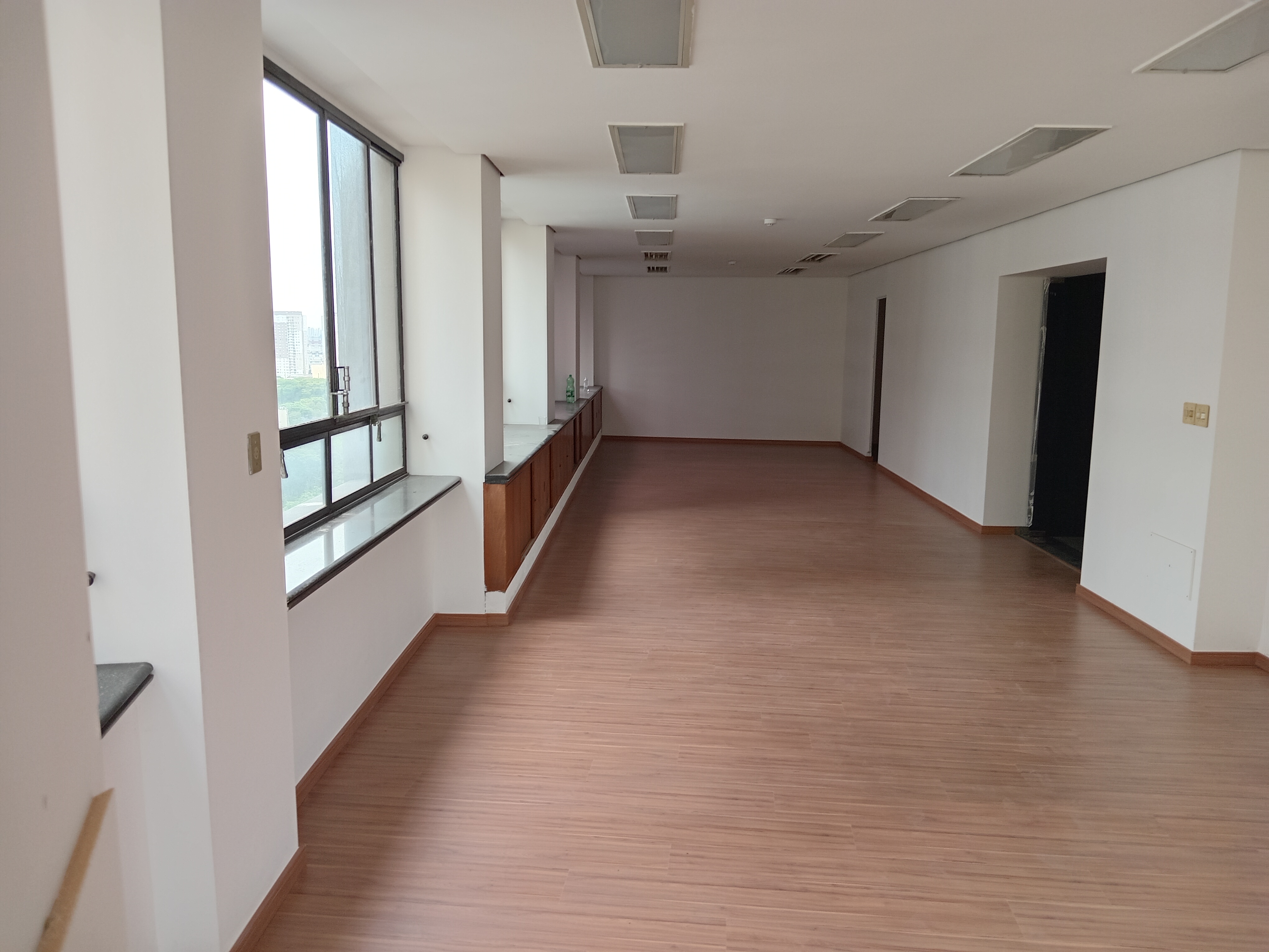 sala comercial andar inteiro proximo a 25 de marco e patio do colegio