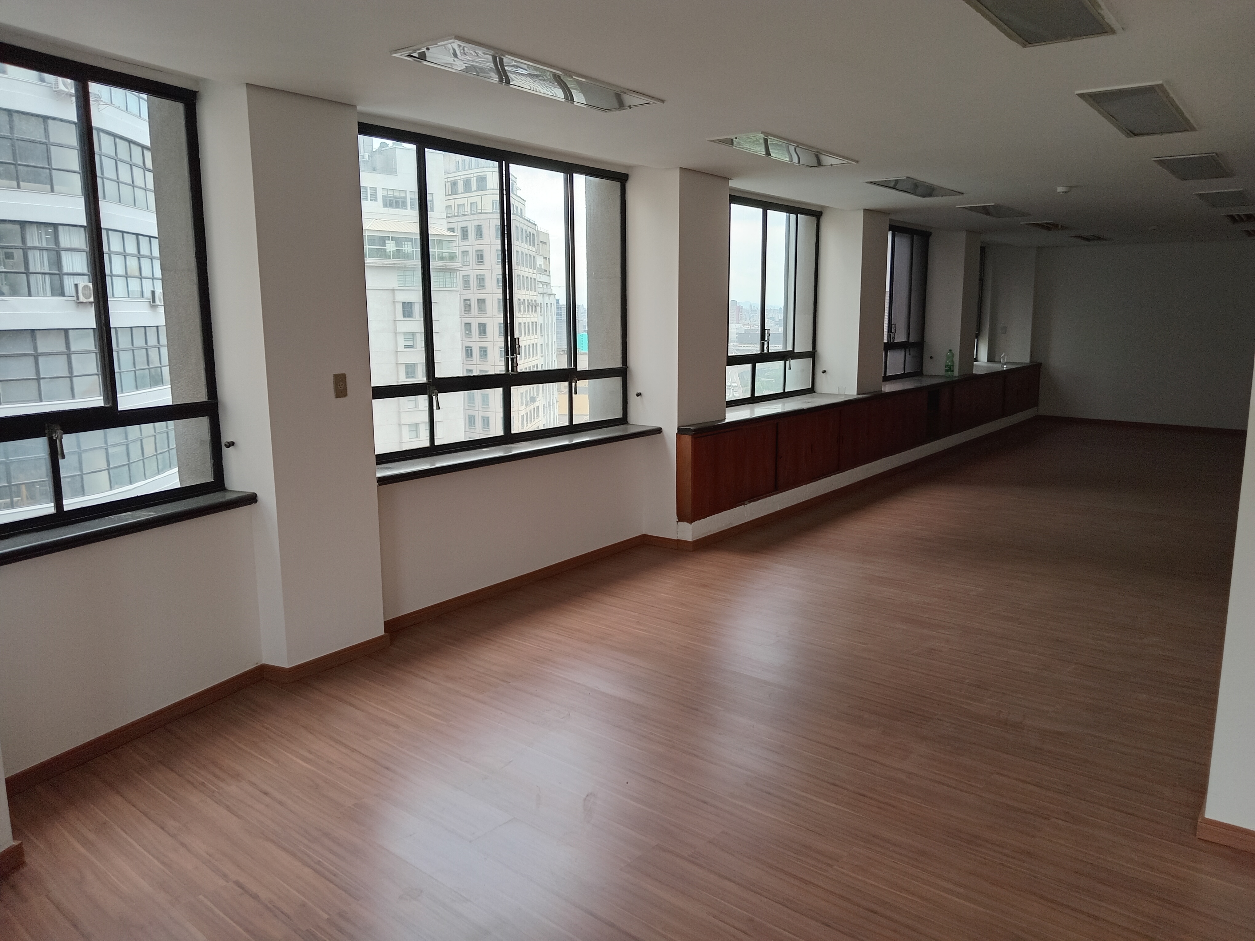 sala comercial andar inteiro proximo a 25 de marco e patio do colegio