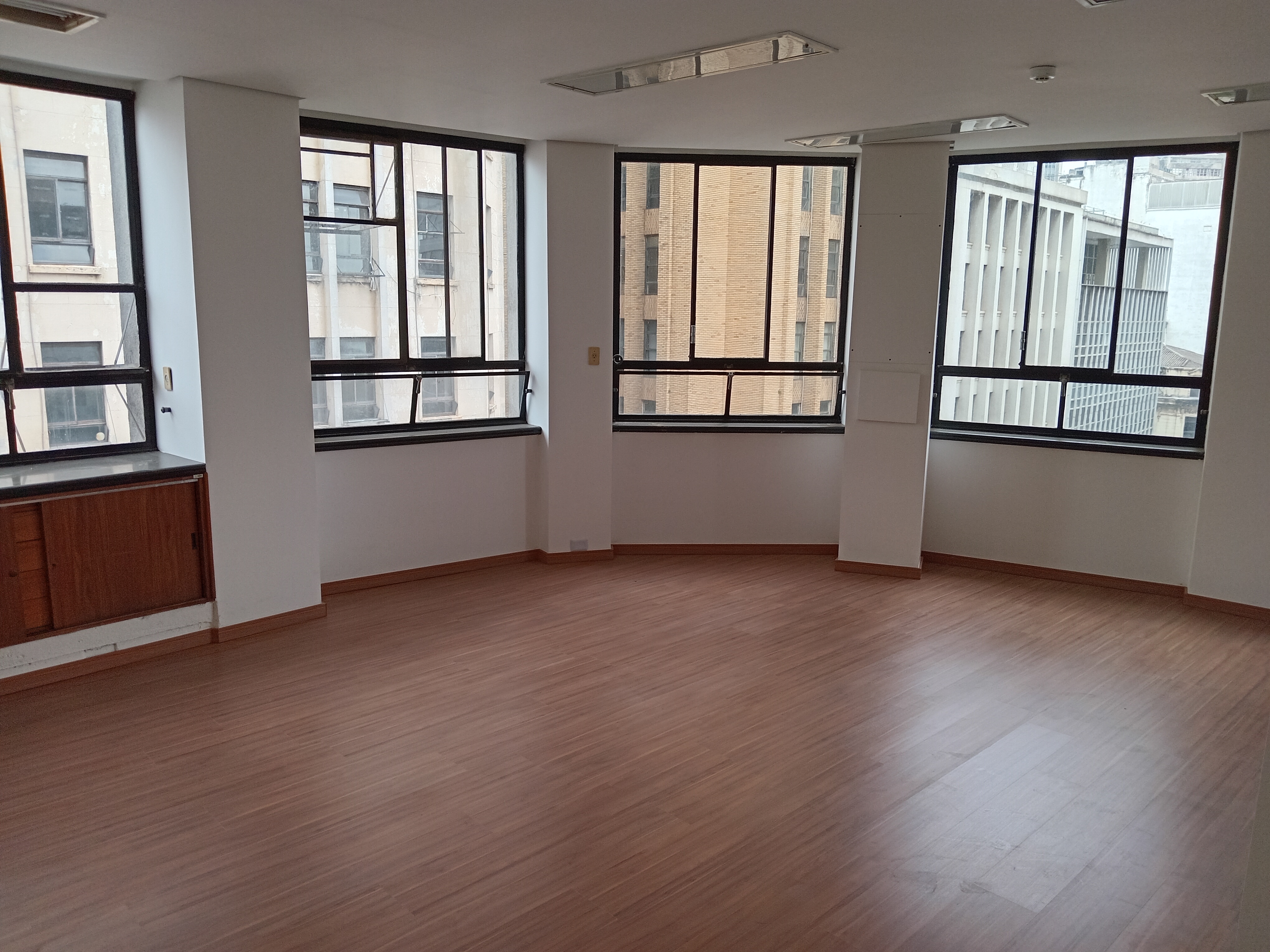 sala comercial andar inteiro proximo a 25 de marco e patio do colegio